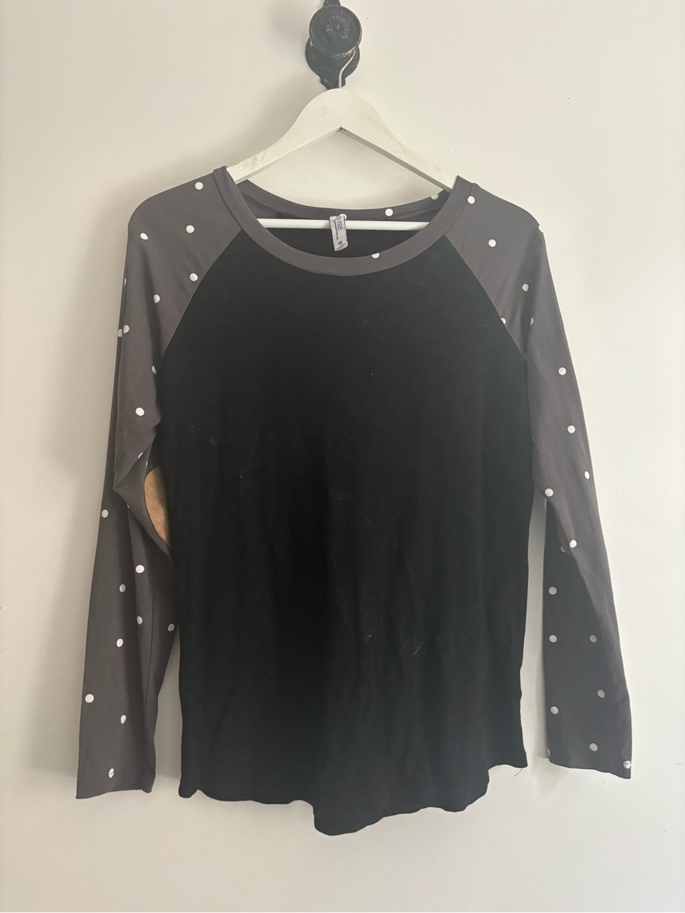 Black Raglan Long-Sleeve Tee with Gray Polka Dot Sleeves